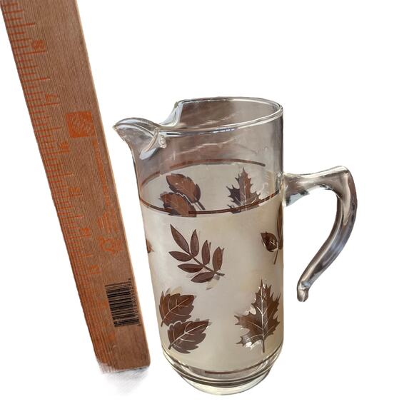 Vintage Libbey Frosted Glass Gold Leaves Pitcher Small MCM Juice Barware - Picture 10 of 13
